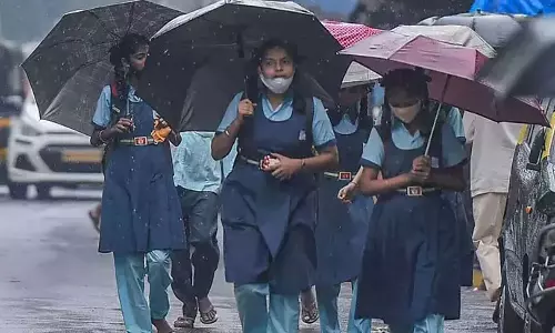 ரெட் அலர்ட் எதிரொலி- நீலகிரி மாவட்டத்தில் நாளை பள்ளிகளுக்கு விடுமுறை