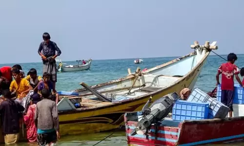 செங்கடலில் படகு கவிழ்ந்து விபத்து.. 76 அகதிகள் உயிரிழப்பு