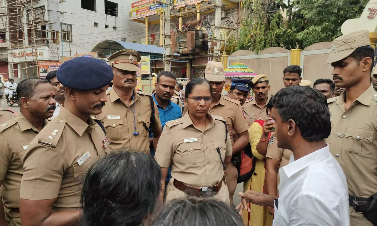 திருப்பத்தூர் பள்ளியில் மர்ம சாவு- மாணவன் உடலை வாங்க பெற்றோர் சம்மதம்