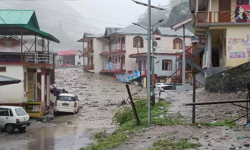 உத்தரகாண்டில் திடீர் மேகவெடிப்பு: பாய்ந்து வந்த வெள்ளம்