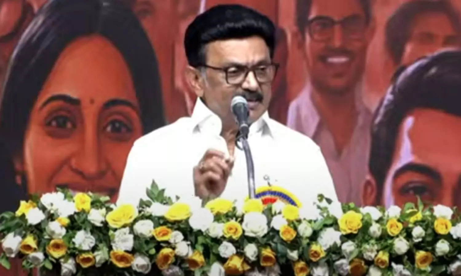 தி.மு.க. ஆட்சியில் தமிழ்நாட்டின் வளர்ச்சி பெரும் உச்சத்தை தொட்டுள்ளது- மு.க.ஸ்டாலின் தி.மு.க. ஆட்சியில் தமிழ்நாட்டின் வளர்ச்சி பெரும் உச்சத்தை தொட்டுள்ளது- மு.க.ஸ்டாலின்