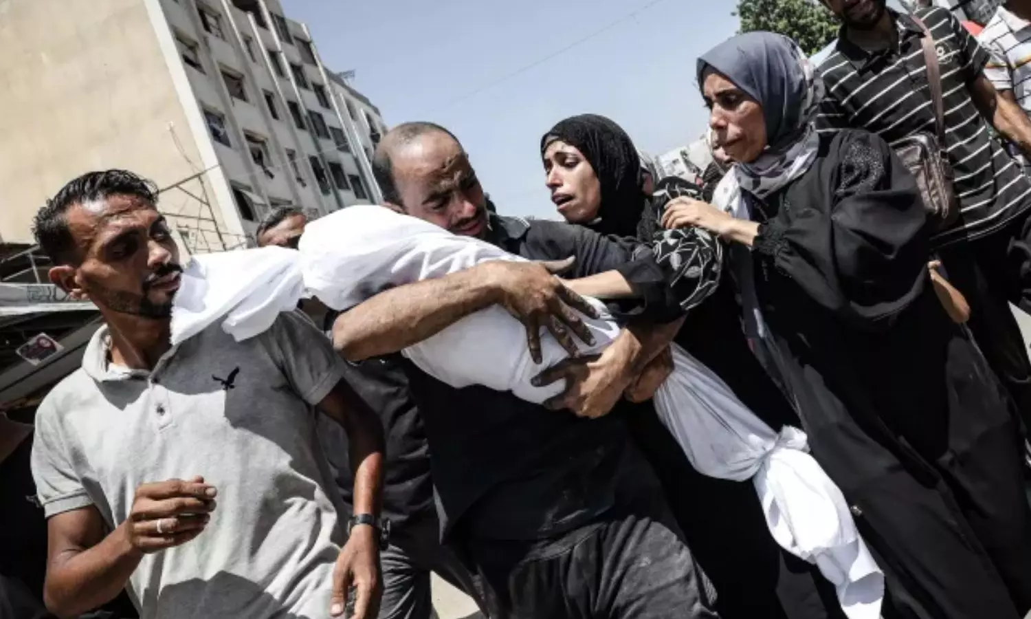 காசாவில் இஸ்ரேல் தாக்குதலில் 135 பேர் பலி.. 771 பேர் காயம் - 193 பேர் பட்டினியால்  உயிரிழப்பு