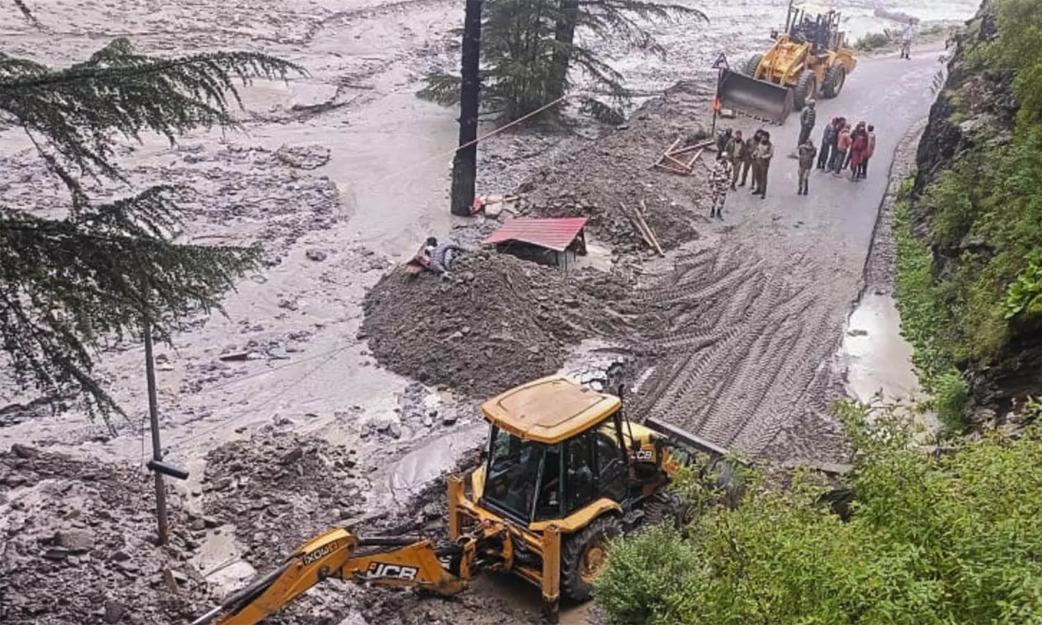 உத்தரகாசியில் பெருவெள்ளம்: கேரள சுற்றுலாப் பயணிகள் 28 பேர் மாயம்