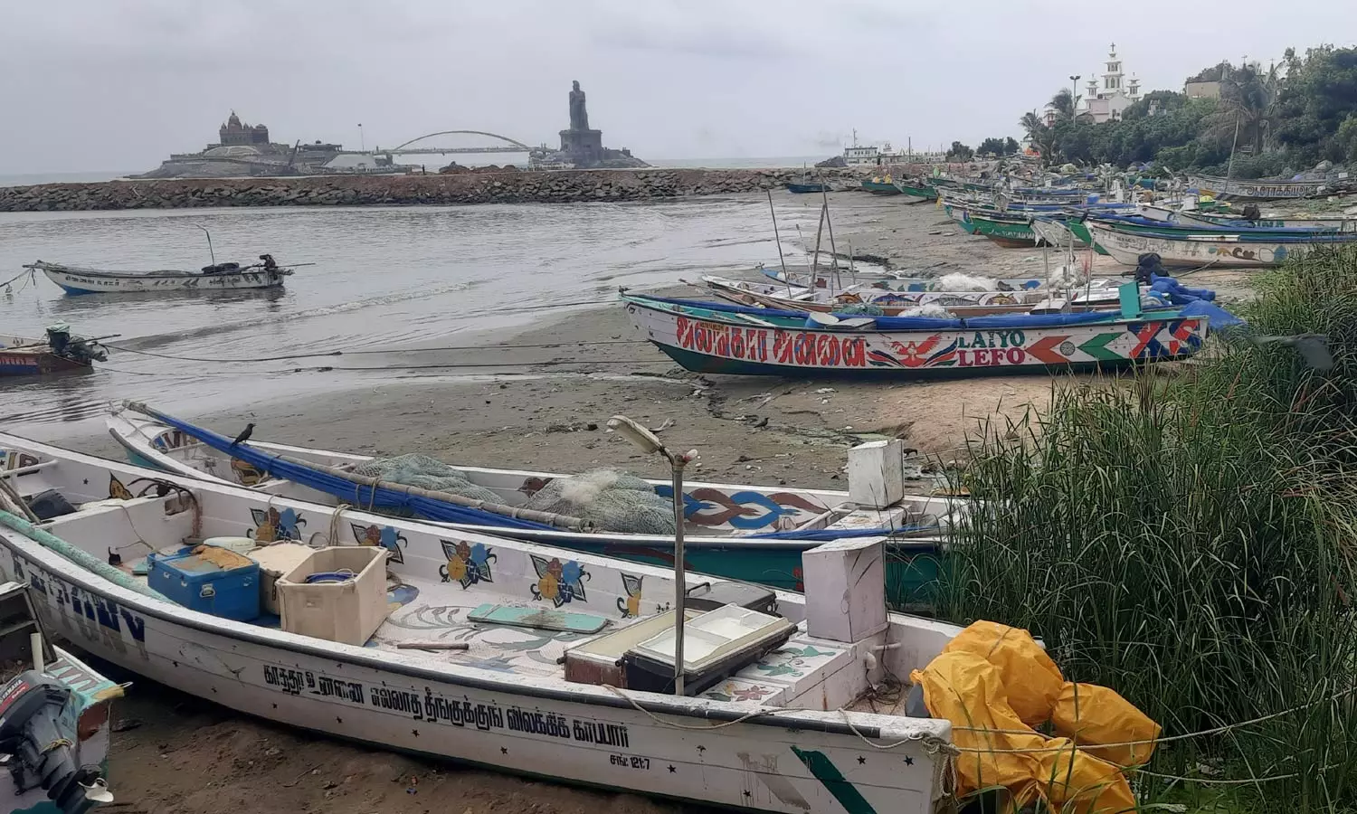 கன்னியாகுமரியில் மீனவர்கள் திடீர் வேலைநிறுத்தம்