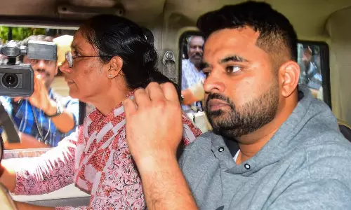 பண்ணைவீட்டில் மறைத்து வைத்த பழைய சேலை.. பிரஜ்வல் ரேவண்ணாவின் விதியை தீர்மானித்த ஆதாரம்!