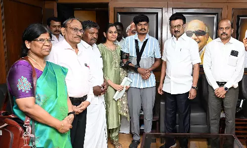 பஹல்காம் தாக்குதலில் சிக்கிய தம்பதி முதலமைச்சரை நேரில் சந்தித்து நன்றி தெரிவித்தனர்