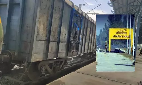 காஷ்மீர் சென்றடைந்த சரக்கு ரெயில்: குறிப்பிடத்தக்க மைல்கல் என மத்திய ரெயில்வே அமைச்சர் பெருமிதம்