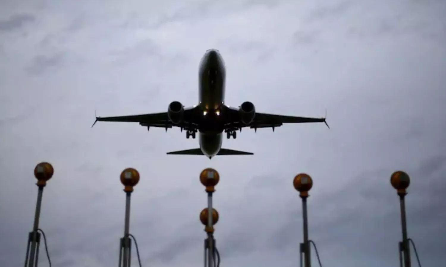 இந்திய விமானங்களுக்கு வான்வெளியை மூடியதால் 2 மாதங்களில் ரூ.127 கோடியை இழந்த பாகிஸ்தான்!