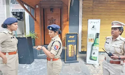 புதுவையில் பிறந்தநாள் கொண்டாட்டம் - சென்னை கல்லூரி மாணவர் மதுபாரில் குத்திக்கொலை