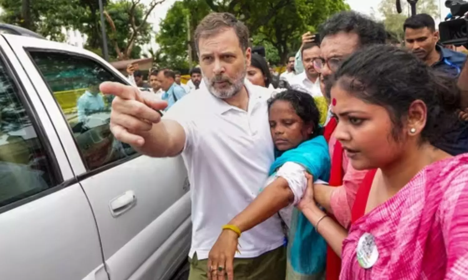 வாக்கு திருட்டை கண்டித்து தேர்தல் ஆணையம் நோக்கி பேரணி நடத்தி கைதான ராகுல் காந்தி விடுதலை வாக்கு திருட்டை கண்டித்து தேர்தல் ஆணையம் நோக்கி பேரணி நடத்தி கைதான ராகுல் காந்தி விடுதலை