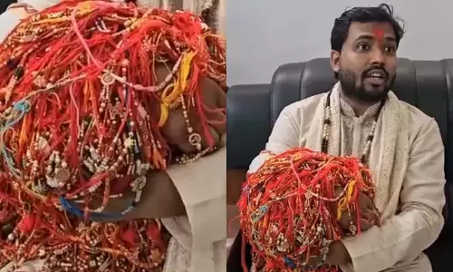 VIDEO: ஆசிரியரை திக்குமுக்காட வைத்த மாணவிகள்