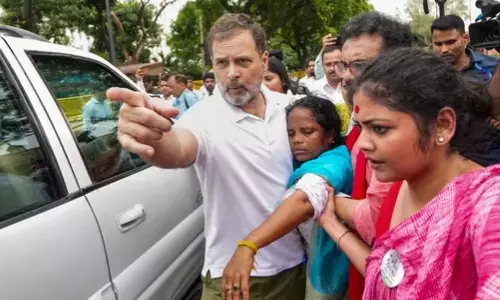 வாக்கு திருட்டை கண்டித்து தேர்தல் ஆணையம் நோக்கி பேரணி நடத்தி கைதான ராகுல் காந்தி விடுதலை