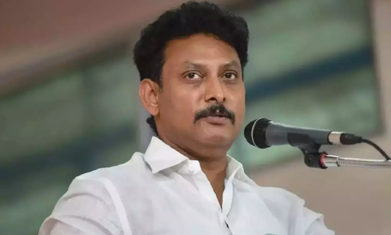 புத்தகத்தை பார்த்து தேர்வு எழுதினால் அறிவு எப்படி வளரும்? - அமைச்சர் அன்பில் மகேஷ் கேள்வி