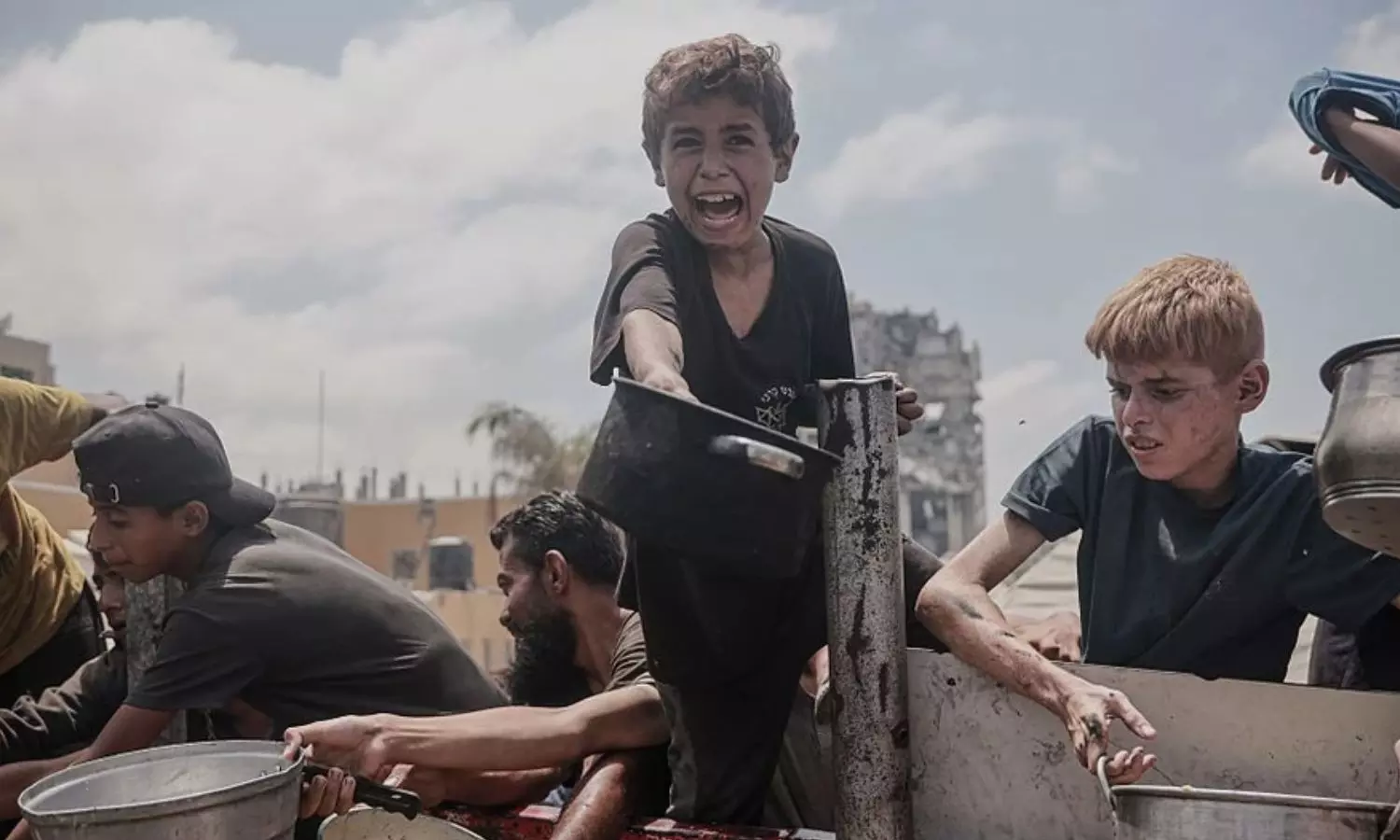 காசாவில் இஸ்ரேல் தாக்குதல்.. உணவுக்காக காத்திருந்த 31 பேர் உட்பட 89 பேர் ஒரே நாளில் கொன்று குவிப்பு காசாவில் இஸ்ரேல் தாக்குதல்.. உணவுக்காக காத்திருந்த 31 பேர் உட்பட 89 பேர் ஒரே நாளில் கொன்று குவிப்பு