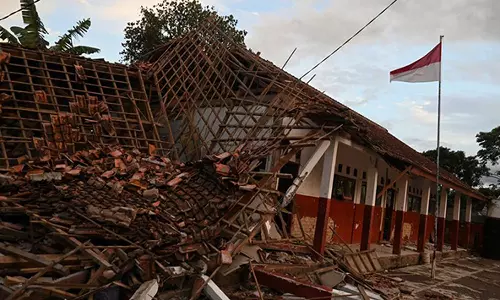 இந்தோனேசியாவில் சக்திவாய்ந்த நிலநடுக்கம்: 6.3 ரிக்டர் அளவில் பதிவு