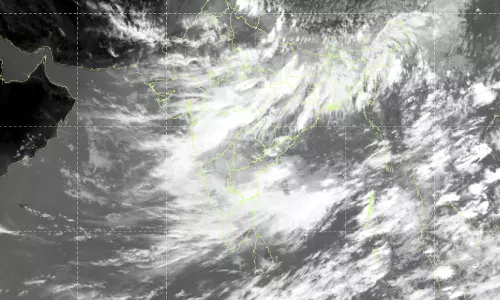 வங்கக்கடலில் புதிய புயல் சின்னம் உருவானது- 24 மணி நேரத்தில் வலுவடைய வாய்ப்பு