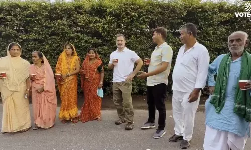 இறந்தவர்களுடன் தேநீர் அருந்தியது தனி அனுபவம்: தேர்தல் ஆணையத்திற்கு நன்றி தெரிவித்த ராகுல் காந்தி