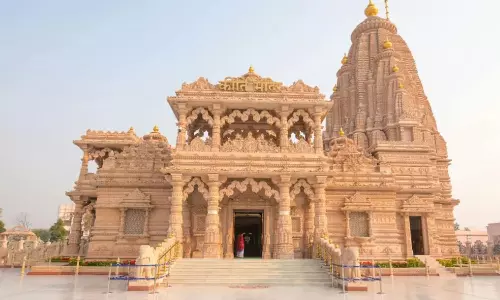 நியூ யார்க்: இந்து கோவிலில் கபளீகரம் செய்த காலிஸ்தான் ஆதரவு கும்பல்