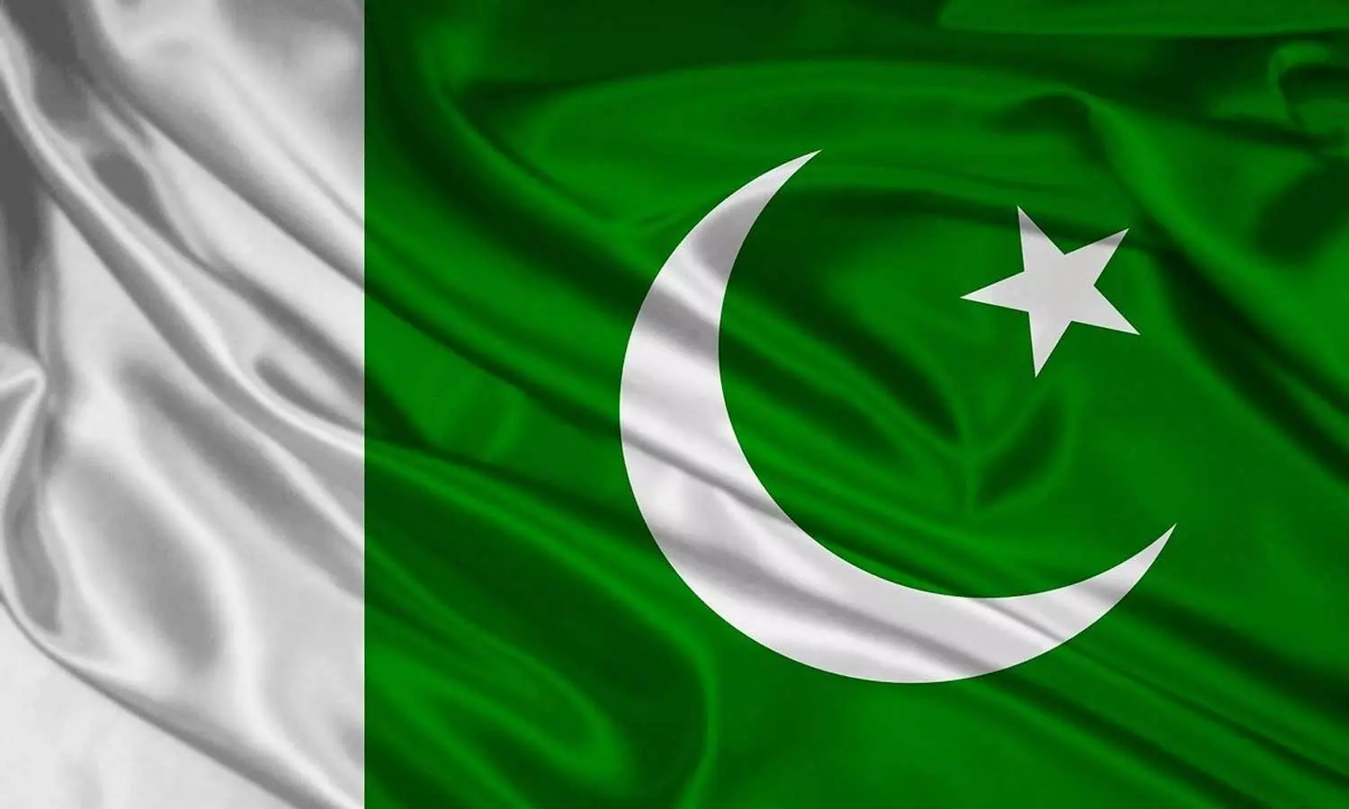 பாகிஸ்தானில் துப்பாக்கியால் சுட்டு சுதந்திர தினம் கொண்டாட்டம்: 3 பேர் உயிரிழப்பு- பலர் காயம்