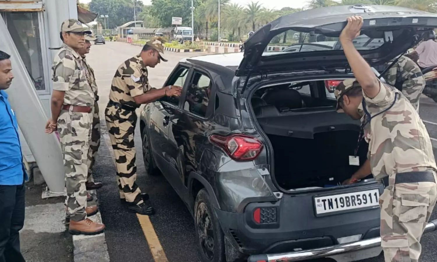 சுதந்திர தினவிழா கல்பாக்கம் அணுமின் நிலையத்தில் 5 அடுக்கு பாதுகாப்பு சுதந்திர தினவிழா கல்பாக்கம் அணுமின் நிலையத்தில் 5 அடுக்கு பாதுகாப்பு