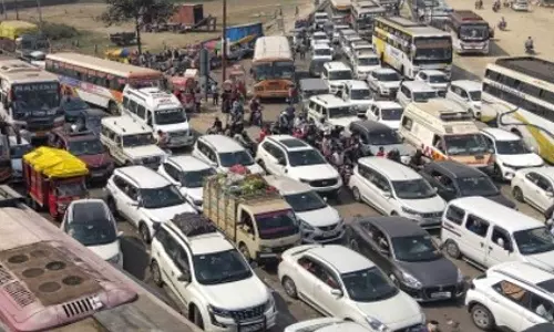 தென் மாவட்டங்களுக்குச் செல்வோர் கவனத்திற்கு... மாற்று வழிகளை பயன்படுத்த போலீசார் அறிவுறுத்தல்