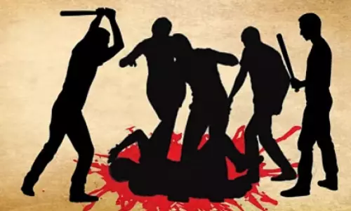 தோழியுடன் பேசிக்கொண்டிருந்த இஸ்லாமிய இளைஞரை அடித்துக் கொன்ற கும்பல் - தாய், சகோதரி மீதும் தாக்குதல்