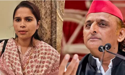 யோகி ஆதித்யநாத்தை பாராட்டிய சமாஜ்வாதி எம்.எல்.ஏ: கட்சியில் இருந்து நீக்கிய அகிலேஷ்