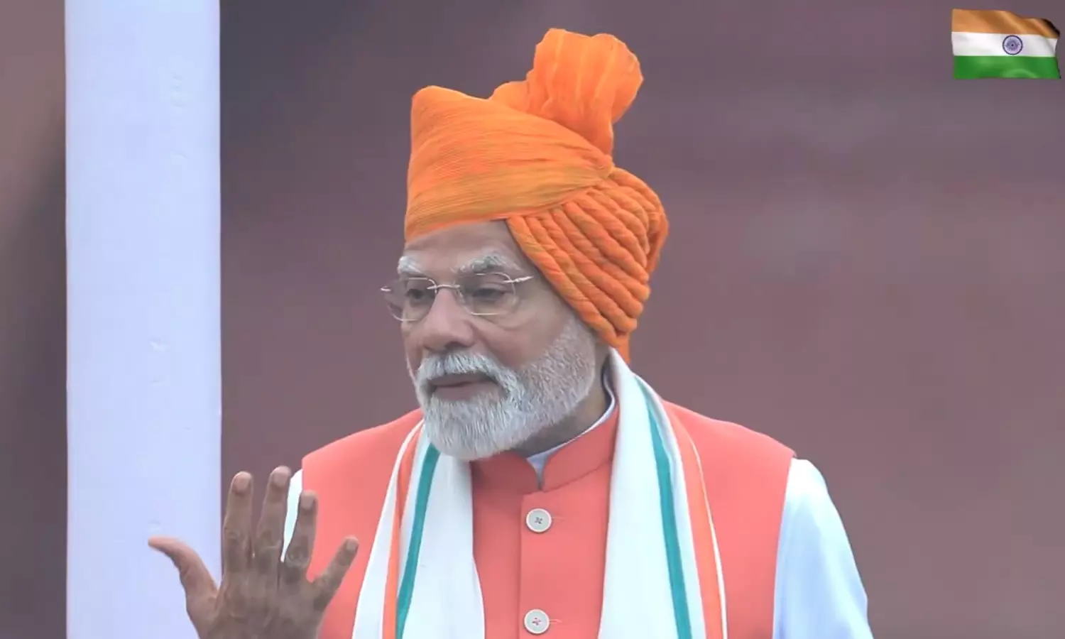 அரசியல் சாசனமே இந்திய நாட்டின் ஒளிவிளக்கு- பிரதமர் மோடி அரசியல் சாசனமே இந்திய நாட்டின் ஒளிவிளக்கு- பிரதமர் மோடி