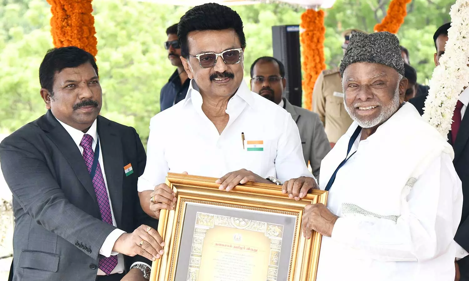 காதர் மொய்தீனுக்கு தகைசால் தமிழர் விருது வழங்கினார் முதலமைச்சர் மு.க.ஸ்டாலின்