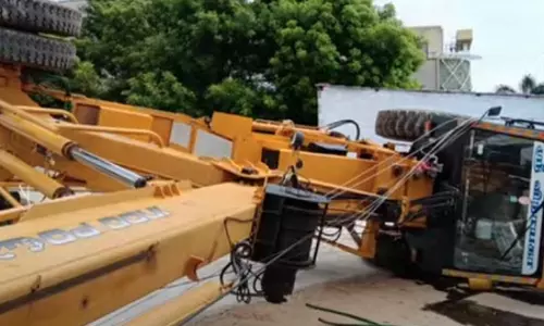 நாமக்கல்லில் லிப்ட் சரிந்து மின்வயரில் மோதி விபத்து- 2 தொழிலாளர்கள் பலி