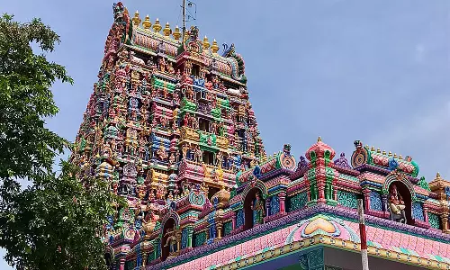 எந்த தெய்வத்தை எத்தனை முறை சுற்றலாம்?