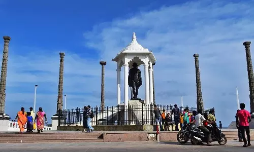 தொடர் விடுமுறையால் புதுச்சேரியில் குவிந்த சுற்றுலாப் பயணிகள்