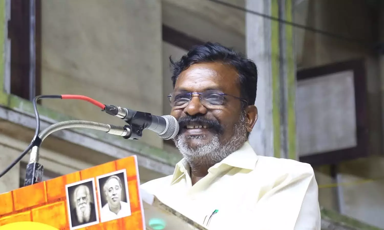 தூய்மை பணியாளர்களை பணிநிரந்தரம் செய்வது என்பது சமூக நீதி அல்ல- திருமாவளவன் தூய்மை பணியாளர்களை பணிநிரந்தரம் செய்வது என்பது சமூக நீதி அல்ல- திருமாவளவன்