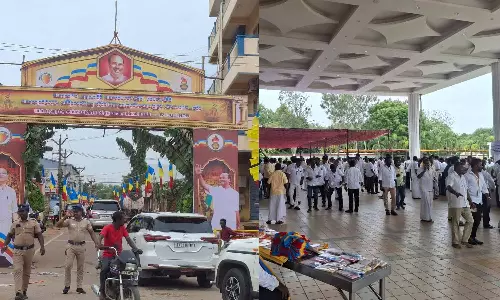 பா.ம.க. பொதுக்குழு கூட்டம் கூடியது- ஏராளமான தொண்டர்கள் குவிந்தனர்