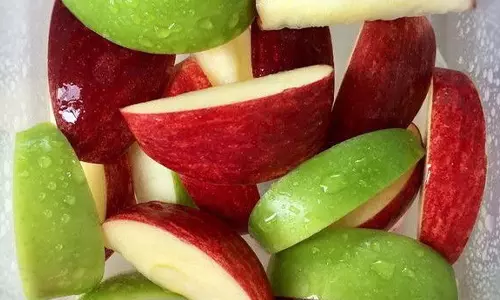 இரவு தூங்கும் முன்பு ஆப்பிள் சாப்பிடலாமா?