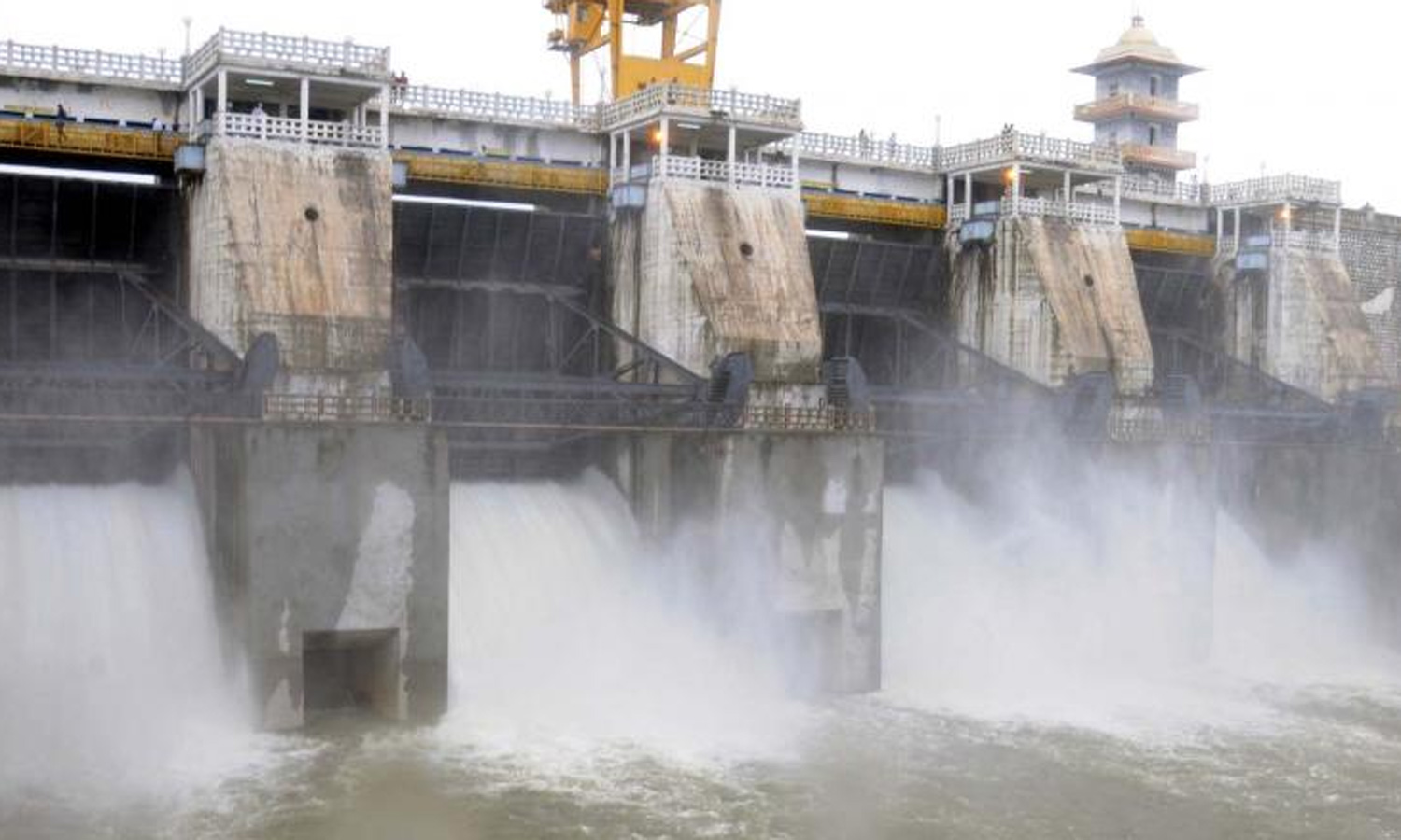 கர்நாடக அணைகளில் இருந்து கூடுதல் தண்ணீர் திறப்பு- தமிழகத்தில் 11 மாவட்டங்களுக்கு வெள்ள எச்சரிக்கை