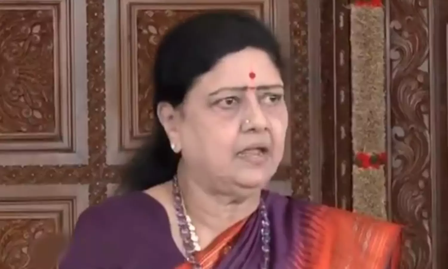 அ.தி.மு.க. இப்போ வரைக்கும் பலவீனமாகத்தான் இருக்கு- சசிகலா