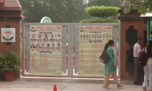 டெல்லியில் பள்ளி, கல்லூரிகளுக்கு வெடிகுண்டு மிரட்டல்