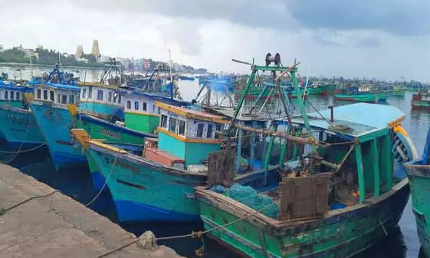 மீனவர்களை விடுதலை செய்யக்கோரி தங்கச்சிமடத்தில் இன்று மாலை ரெயில் மறியல் போராட்டம் மீனவர்களை விடுதலை செய்யக்கோரி தங்கச்சிமடத்தில் இன்று மாலை ரெயில் மறியல் போராட்டம்