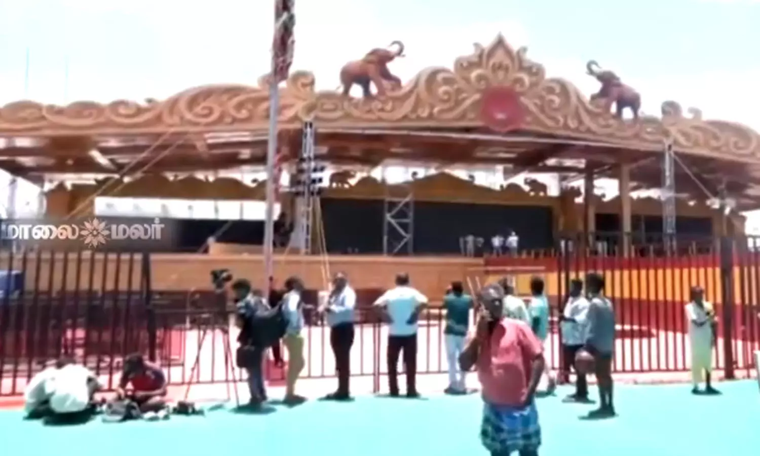 தவெக 2வது மாநில மாநாடு: முழு வீச்சில் விறுவிறுப்பாக நடந்துவரும் பணிகள்