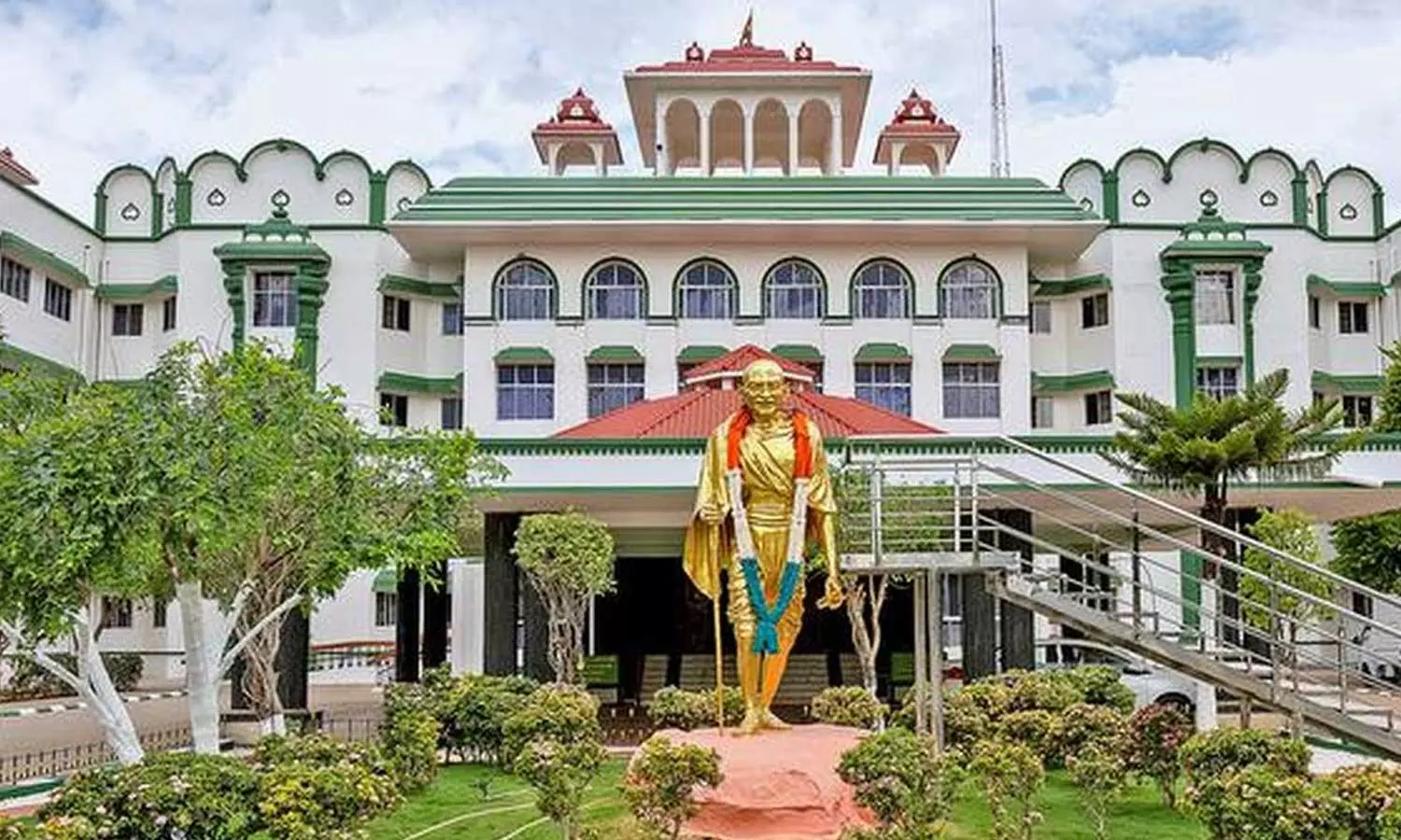 கோவில் நிதியில் திருமண மண்டபம்: அரசாணையை ரத்து செய்து உயர்நீதிமன்ற மதுரை கிளை உத்தரவு கோவில் நிதியில் திருமண மண்டபம்: அரசாணையை ரத்து செய்து உயர்நீதிமன்ற மதுரை கிளை உத்தரவு