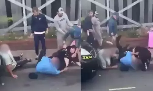 பிரிட்டனில் சீக்கிய முதியவர்களின் தலைப்பாகையை அவிழ்த்து தாக்குதல் நடத்திய இளைஞர்கள் - வீடியோ