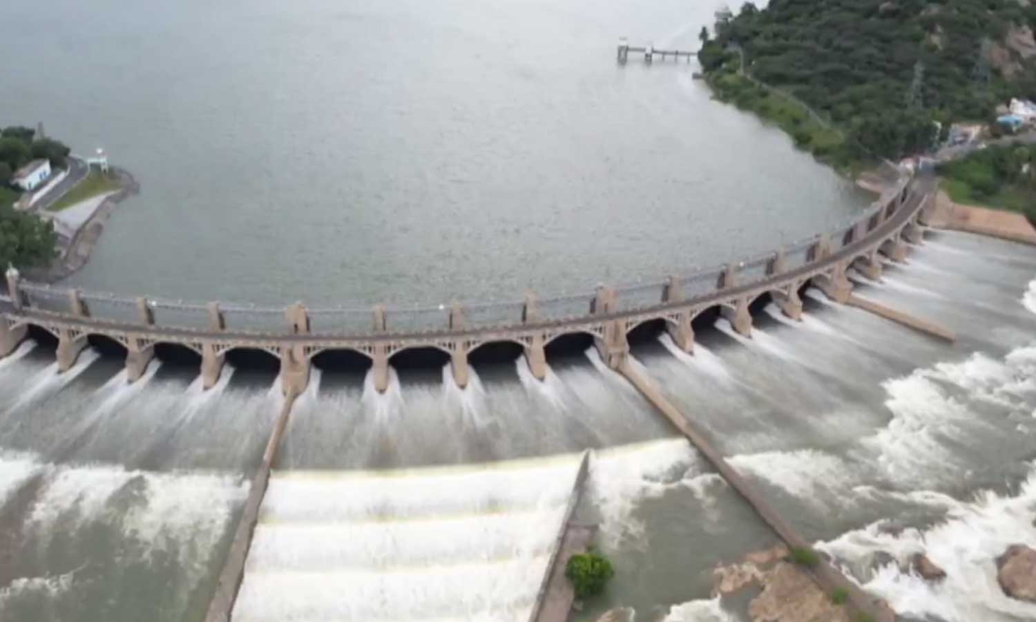 நடப்பாண்டில் 5வது முறையாக நிரம்பியது மேட்டூர் அணை:  90 ஆயிரம் கனஅடி நீர் திறப்பு