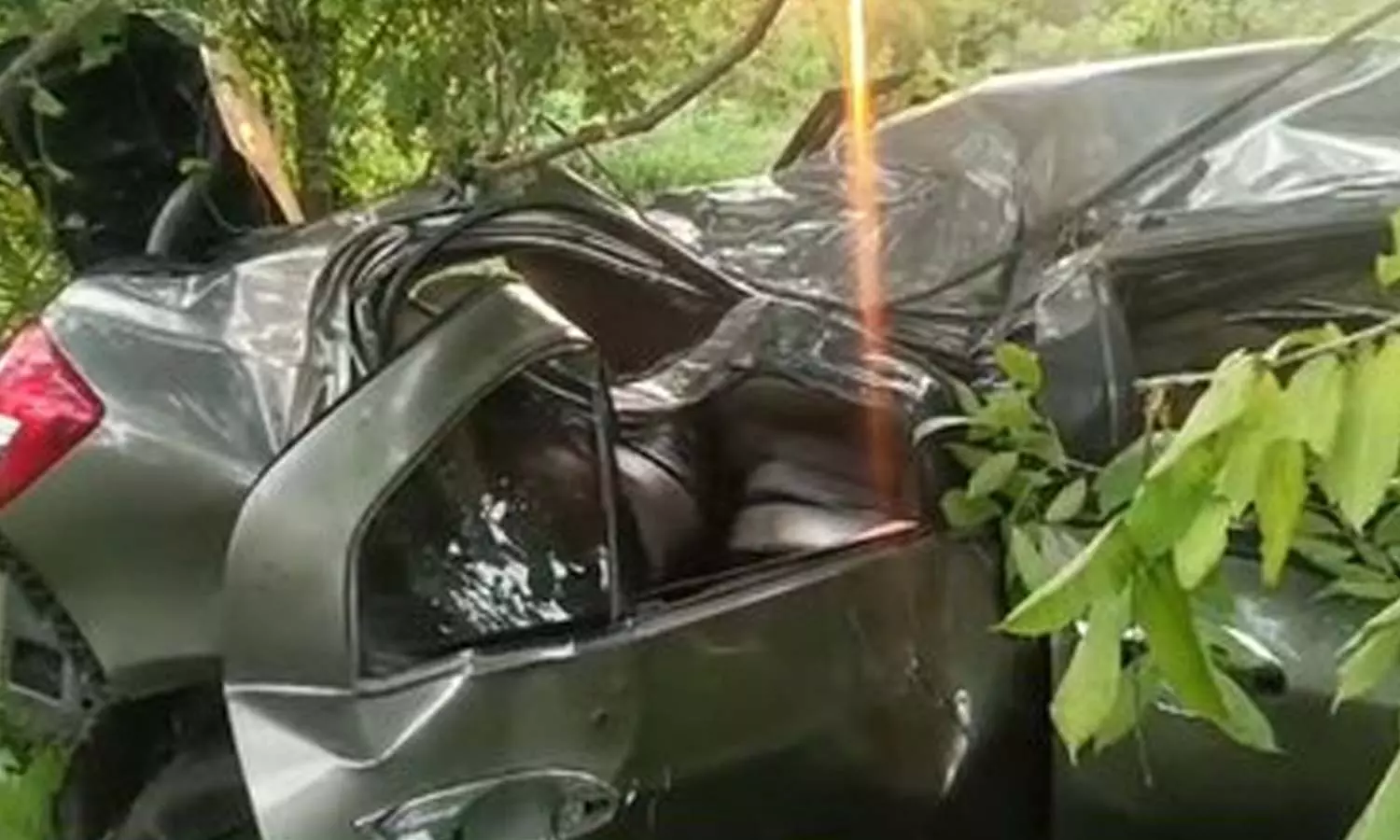 விருத்தாசலம் அருகே சாலை விபத்தில் 3 வாலிபர்கள் பலி