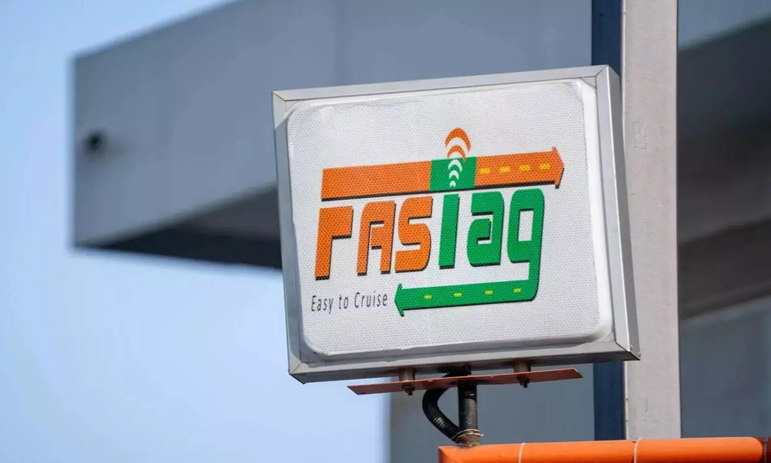 ஆண்டுக்கு ரூ.3 ஆயிரம் கட்டணத்தில் பாஸ்டேக்: 4 நாட்களில் 5 லட்சம் பேர் பதிவு