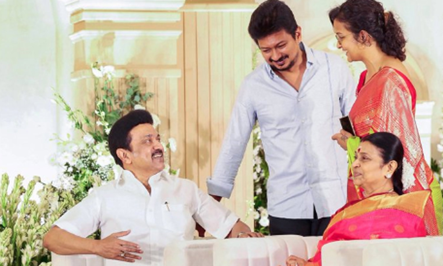 அம்மா - அப்பா இருவரும் இன்று போல் என்றும் மகிழ்ந்திருக்க என் அன்பு வாழ்த்துகள்- உதயநிதி