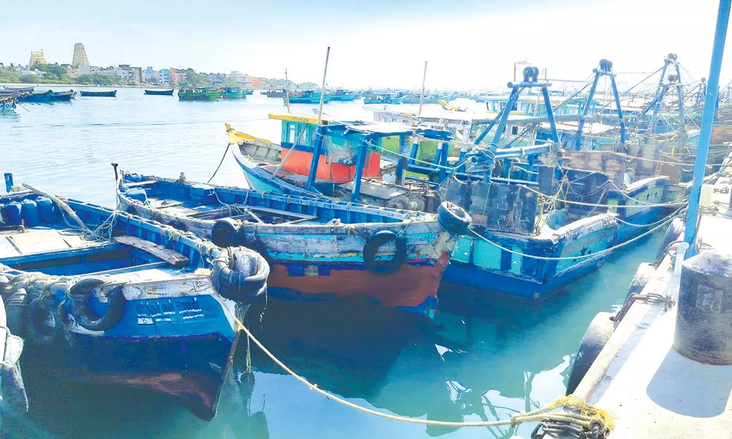 ராமேசுவரத்தில் மீன்பிடி தொழில் முடங்கியது: 10-வது நாளாக தொடரும் வேலைநிறுத்தம்