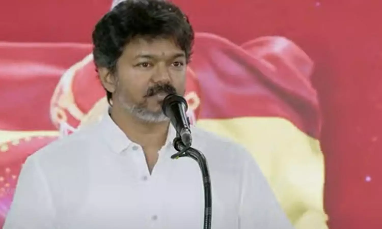 மதுரை பாரபத்தியில் நடைபெறும் த.வெ.க. மாநாட்டில்... ... TVK Maanadu Live: தவெக மாநாடு- தொண்டர்களால் குலுங்கிய மதுரை... உச்சக்கட்ட பரபரப்பில் மாநாட்டு திடல்