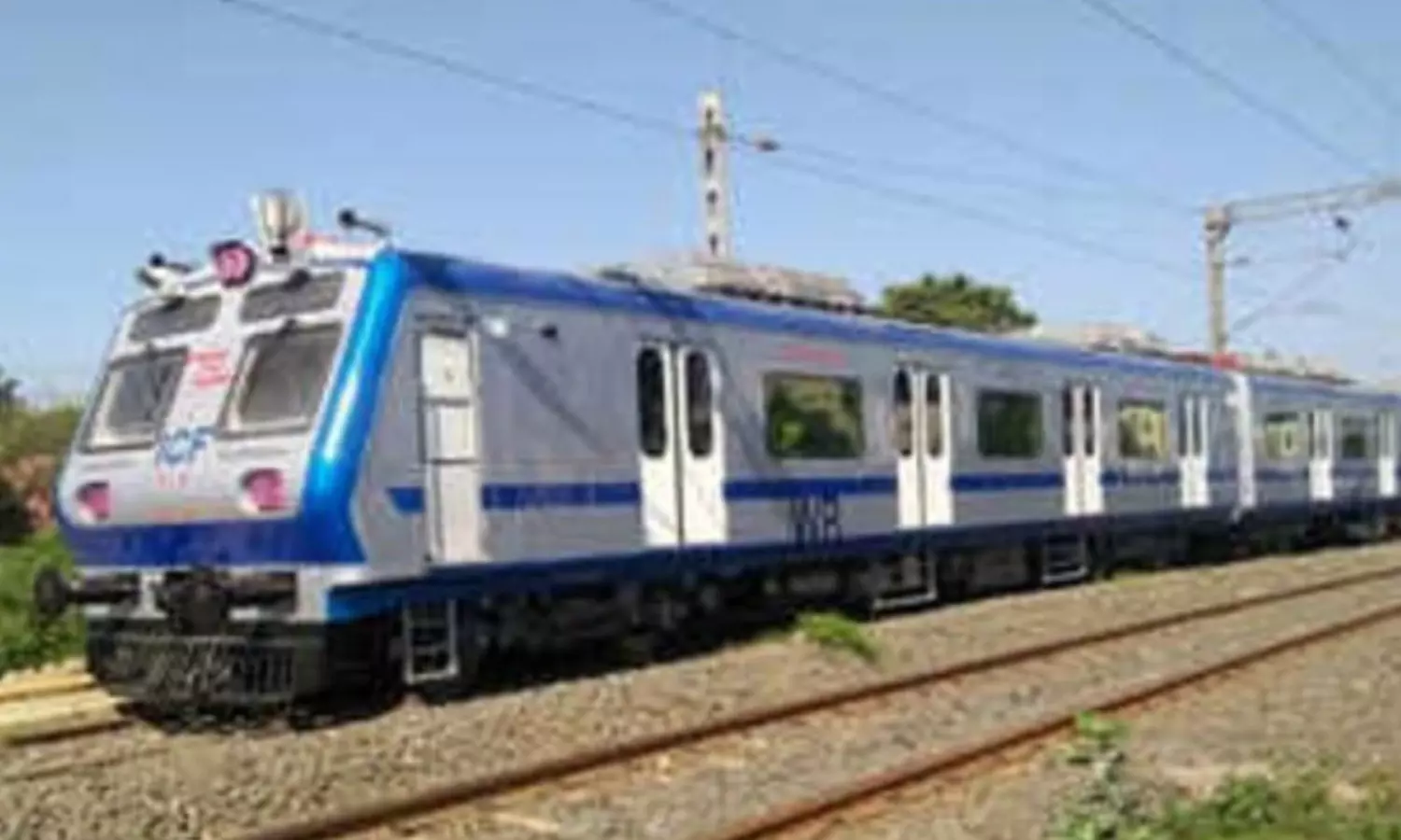 சென்னையில் 2-வது ஏ.சி. மின்சார ரெயில்: விரைவில் பயன்பாட்டிற்கு வருகிறது சென்னையில் 2-வது ஏ.சி. மின்சார ரெயில்: விரைவில் பயன்பாட்டிற்கு வருகிறது