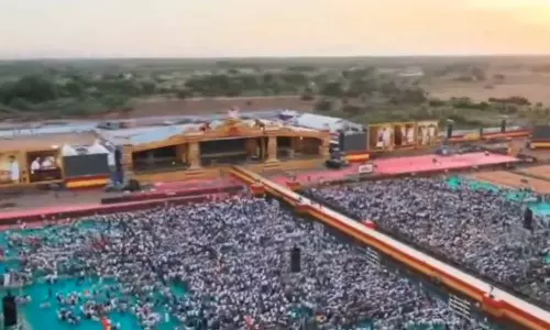 சீமான் ஒழிக.. தவெக மாநாட்டில் தொண்டர்கள் கோஷம்